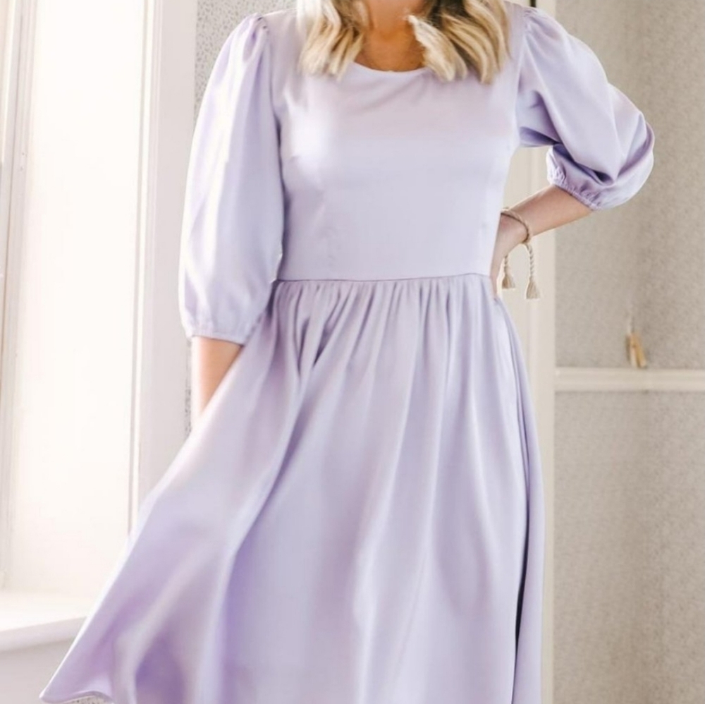 Ivy City Co Genevieve Dress in Lavender